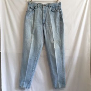 Vintage Chic High Waist Light Wash Jeans 18